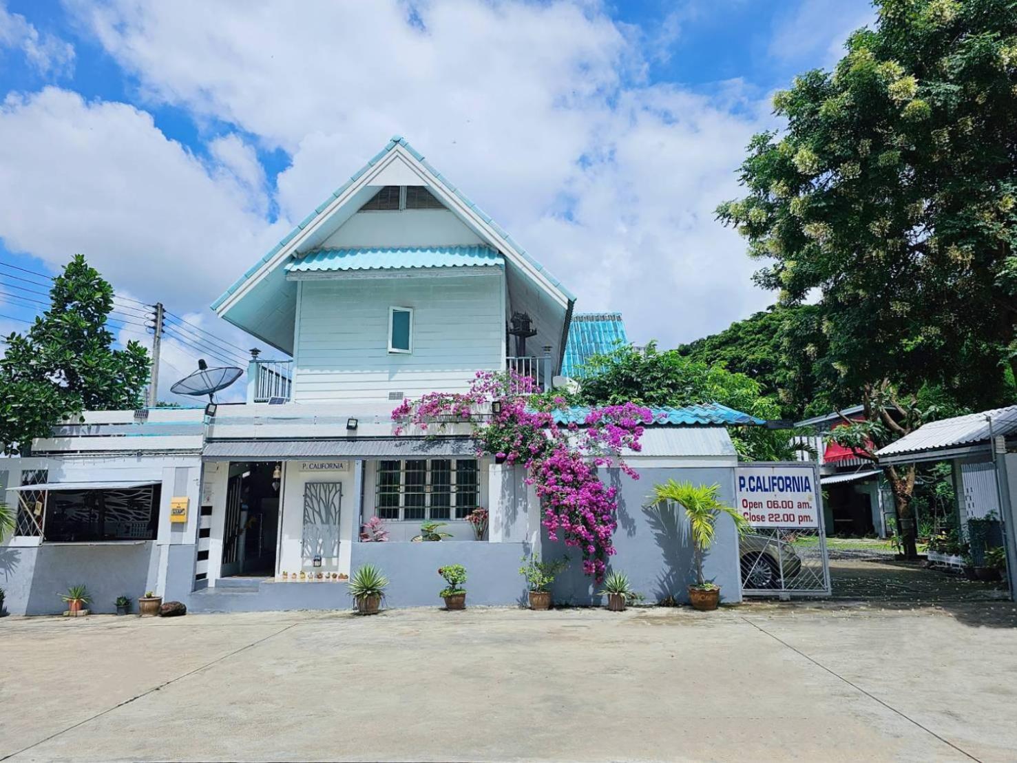 P.California Inter Hostel Nang Rong Exterior photo